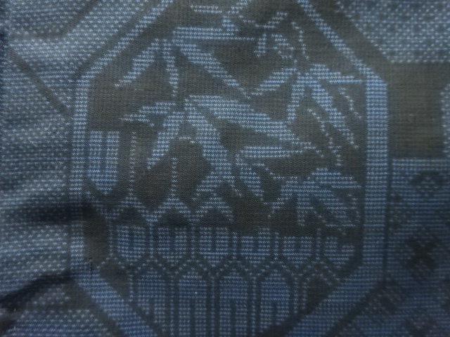 アンティーク　八角に笹模様織出し本場泥大島紬着物（5マルキ）